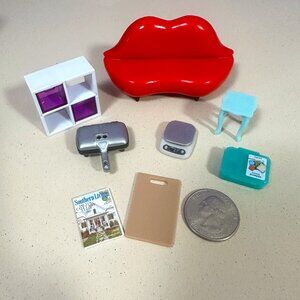 MINI BRANDS HOME NEW..!! 8 PIECES LOT..!!